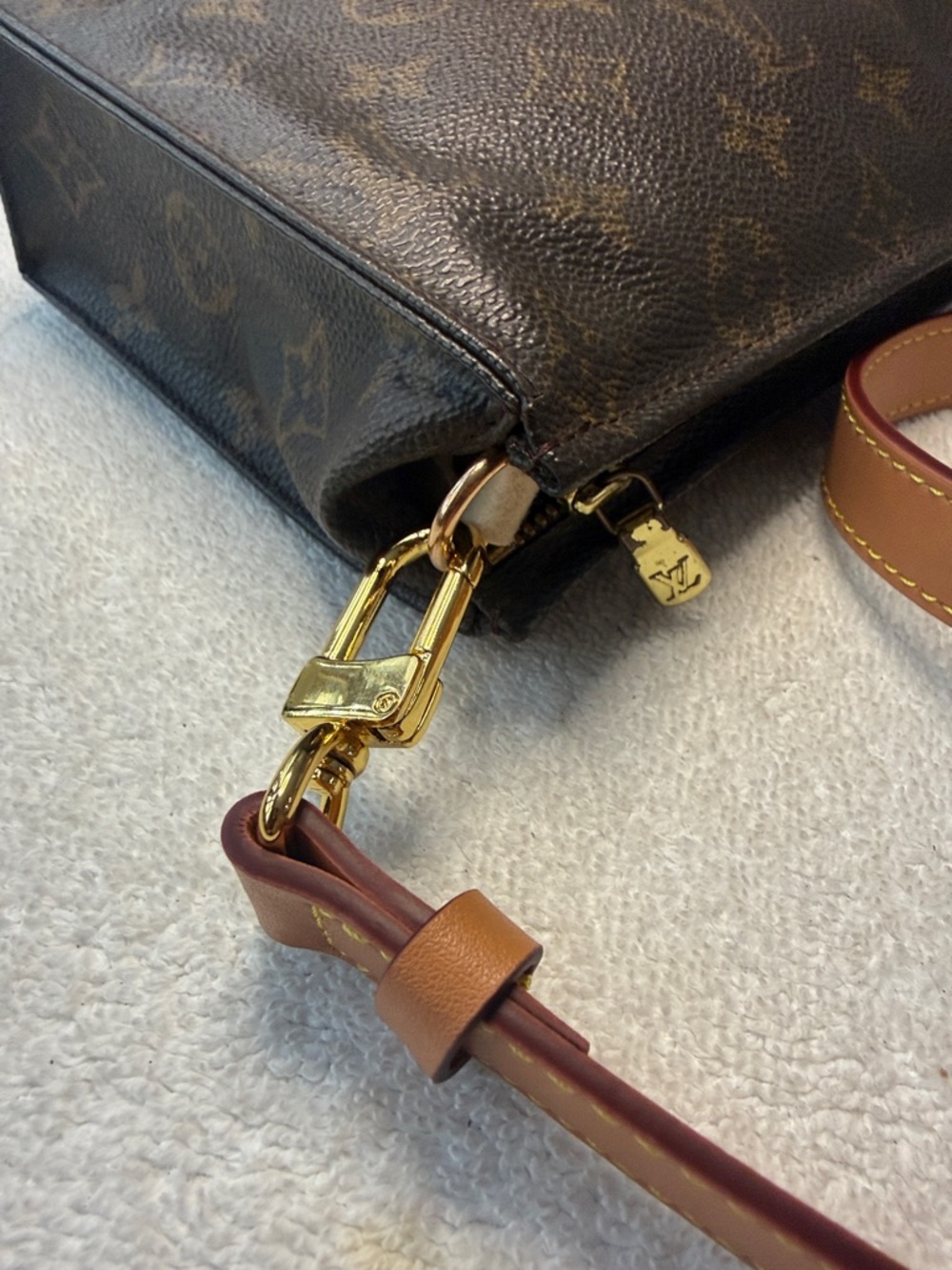 Louis Vuitton Monogram Poche Toilette 19 Cosmetics Pouch - Picture 5 of 16